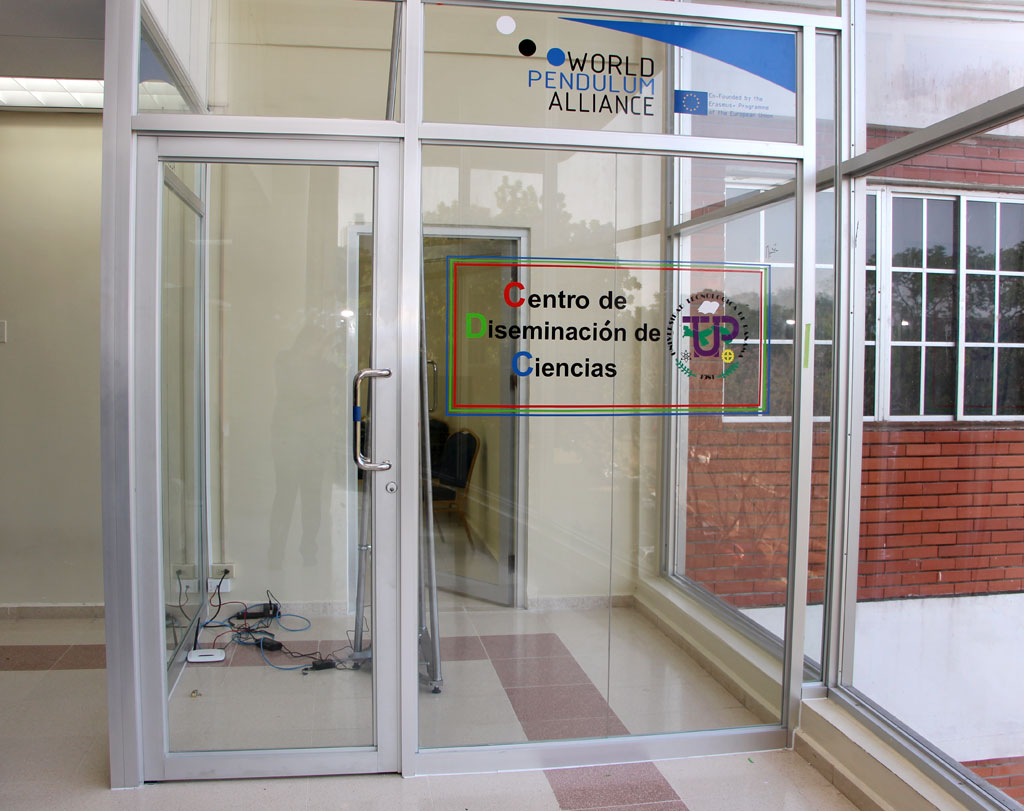 Péndulo primario del Centro de Diseminación de la Ciencia en la Universidad Tecnológica de Panamá